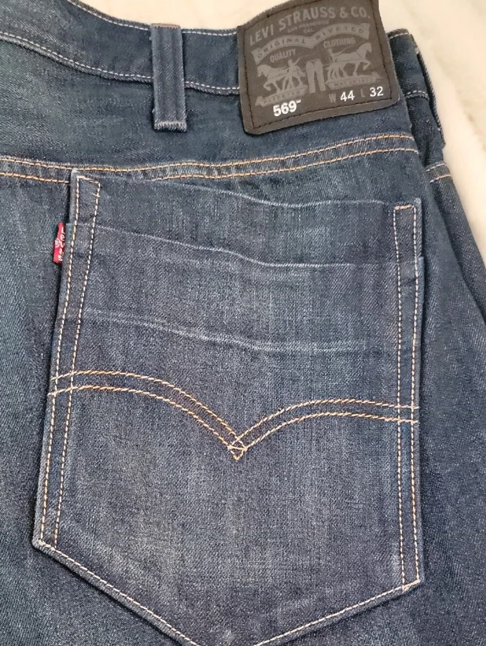 44 X 32 Levi's Men's Relaxed Straight Dark Blue Jeans